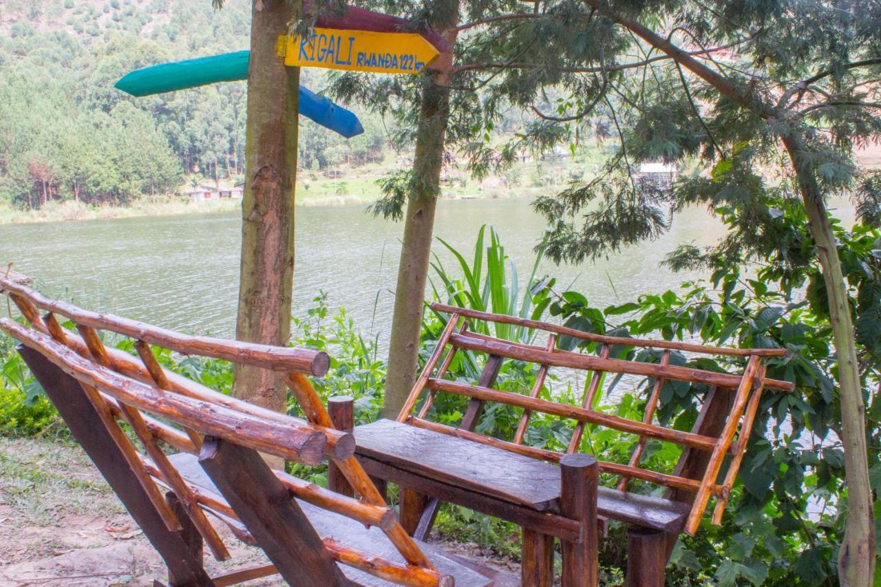 Om Hostel Bunyonyi Kabale Exterior photo